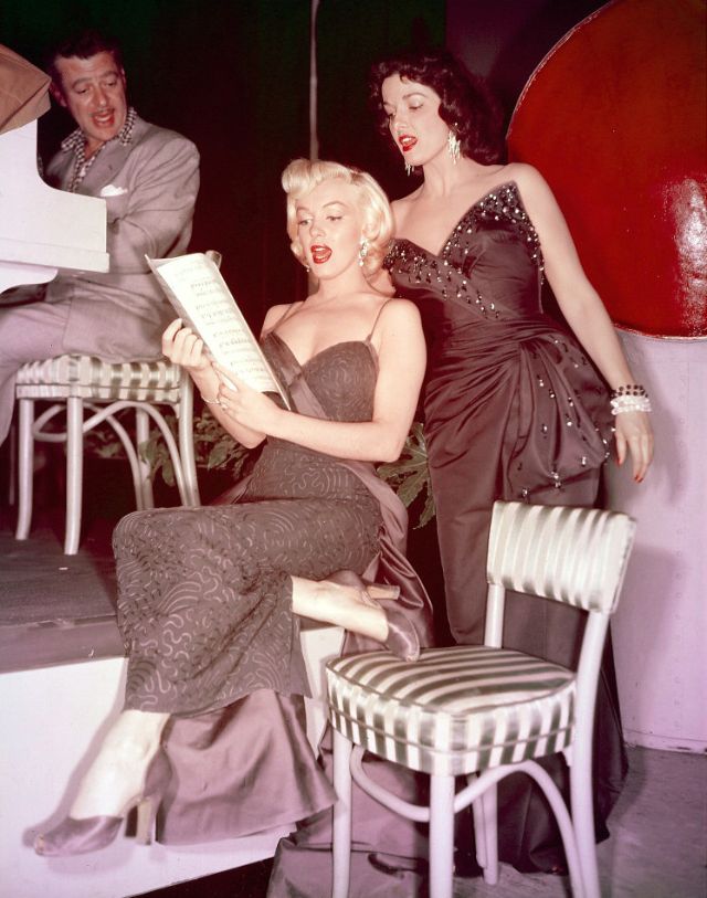 32 Stunning Photos of Marilyn Monroe and Jane Russell While Filming “Gentlemen Prefer Blondes” (1953) – C1