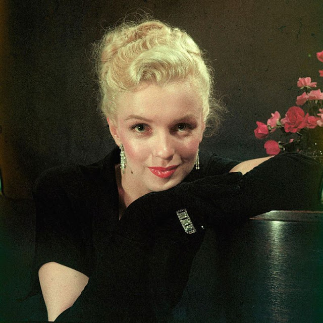 Glamorous Photos of Marilyn Monroe Photographed by Ed Clark in 1950 – C1