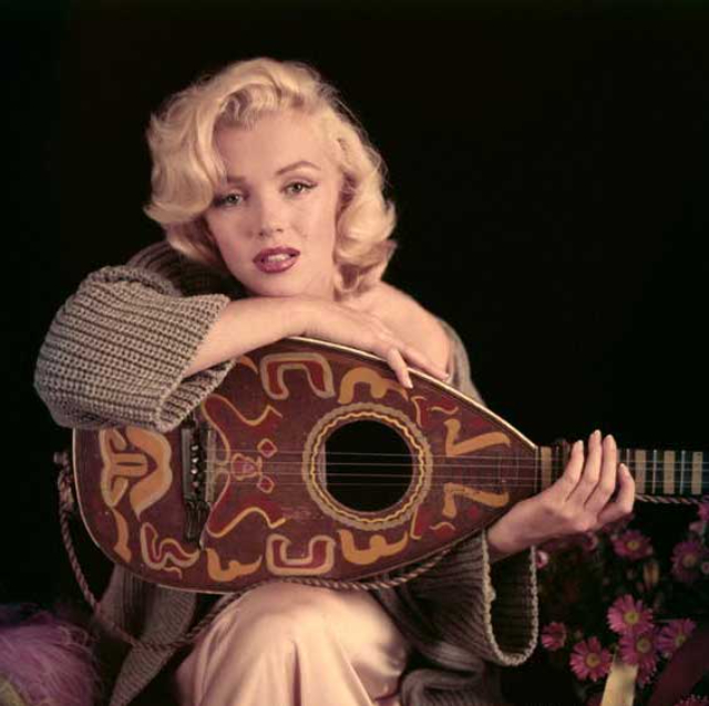Marilyn Monroe – “The Mandolin Sitting” by Milton Greene, 1953 – C1